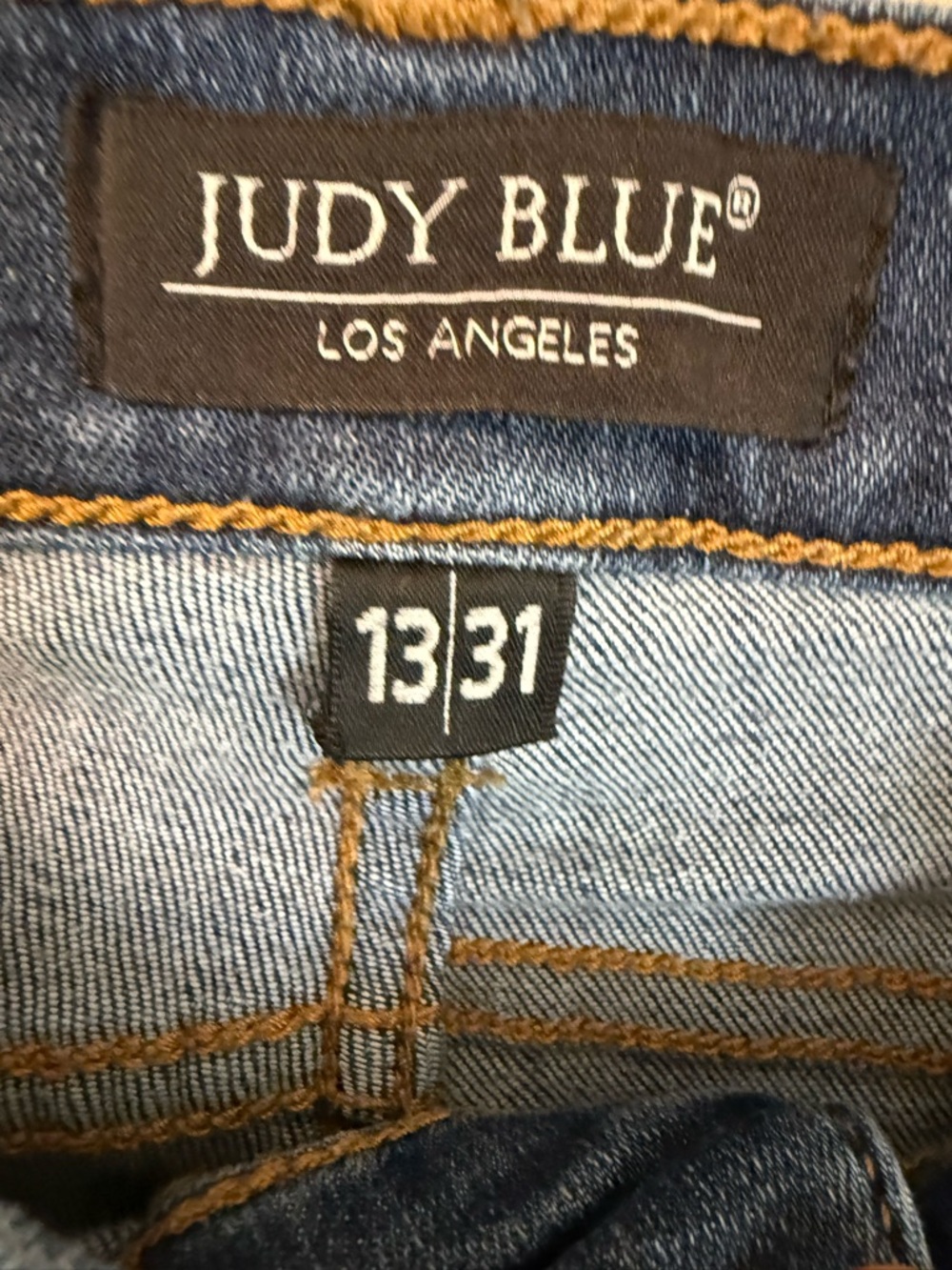 Judy Blue Straight Leg Jeans Medium Wash Light Distress High Rise Size 31 - Picture 2 of 8